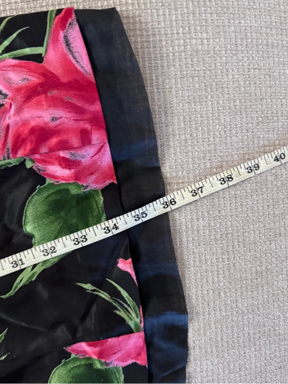 Only Under 40 Dolce & Gabbana Black Cocktail Dress with Pink Floral Print 40 - Picture 10 of 10